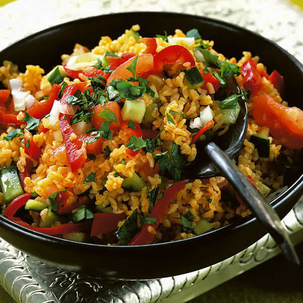 Bulgursalat mit Spitzpaprika, Zwiebel und Paprikapulver