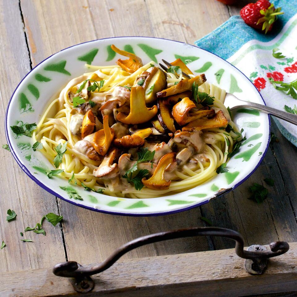 Linguine mit gemischten Pilzen Rezept | Küchengötter Linguine mit gemischten Pilzen Rezept | Küchengötter