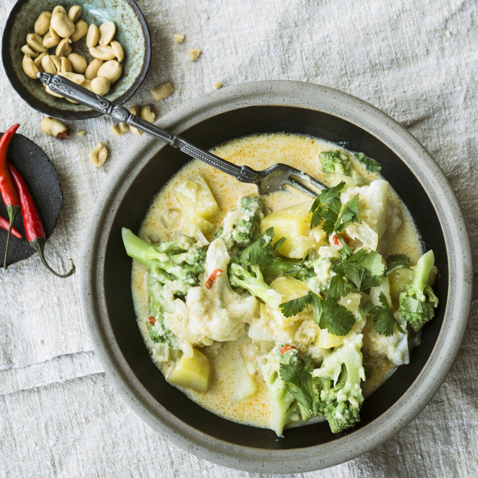 Blumenkohl-Curry mit Romanesco Rezept | Küchengötter
