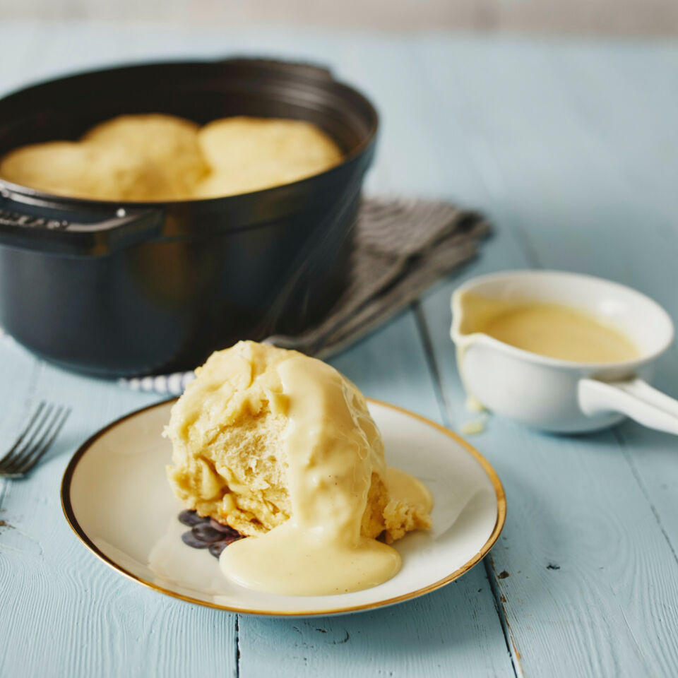 Dampfnudeln mit Vanillesauce und Weinschaumcreme Rezept | Küchengötter Dampfnudeln mit Vanillesauce und Weinschaumcreme Rezept | Küchengötter