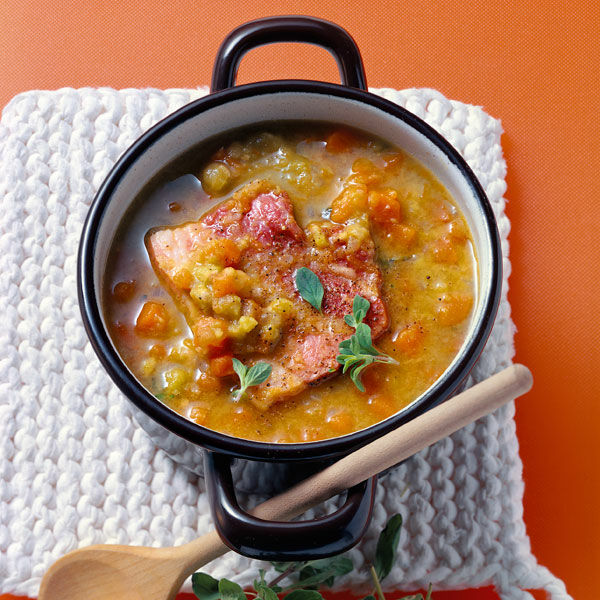 Erbseneintopf mit Kürbis und frischem Majoran Rezept | Küchengötter