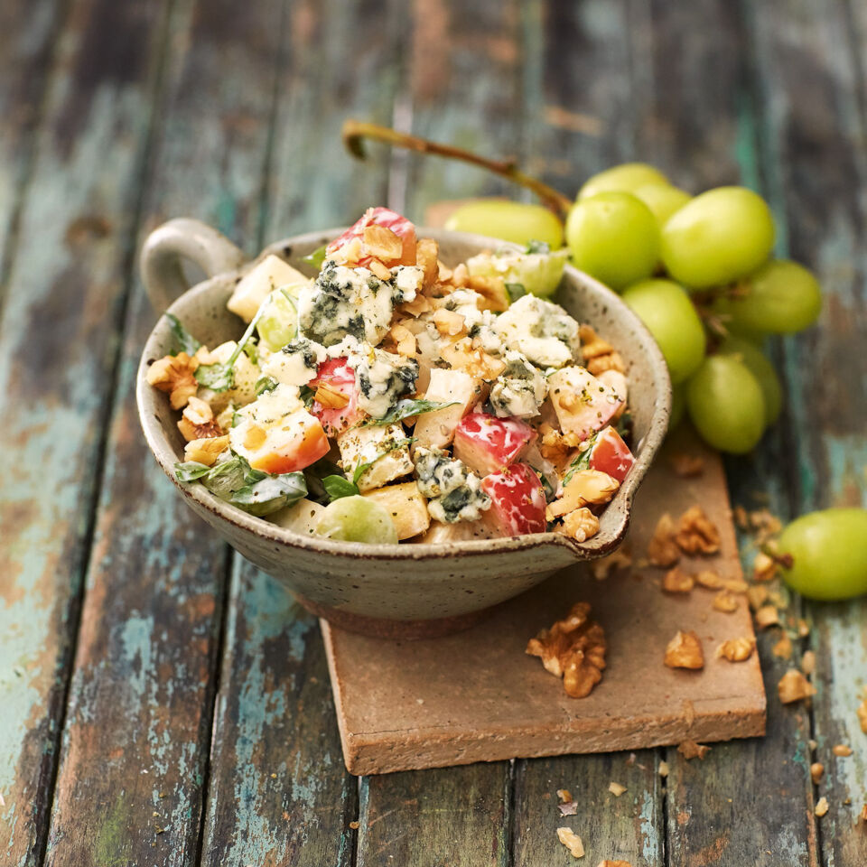 Winter-Waldorf-Salat mit Zitronen-Frischkäse-Dressing Rezept | Küchengötter Winter-Waldorf-Salat mit Zitronen-Frischkäse-Dressing Rezept | Küchengötter