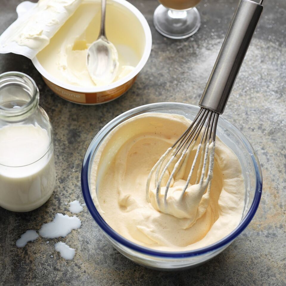 Karamellcreme mit Sahnelikör - Tortenfüllung | Küchengötter Karamellcreme mit Sahnelikör - Tortenfüllung | Küchengötter