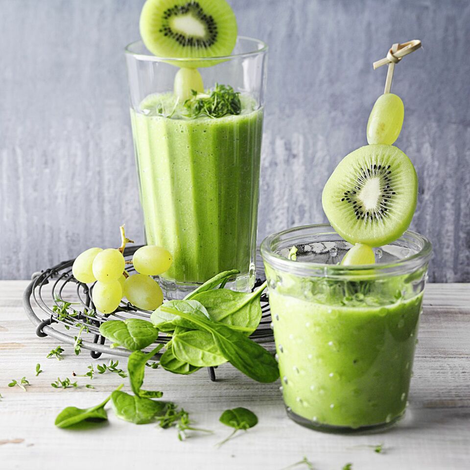 Grüner Shake mit Avocado, Spinat und Weintrauben Rezept | Küchengötter Grüner Shake mit Avocado, Spinat und Weintrauben Rezept | Küchengötter