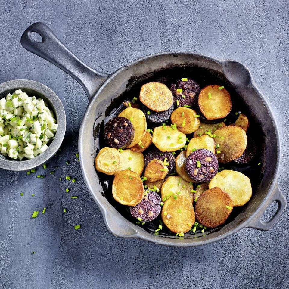 Bratkartoffel-Blutwurst-Pfanne Rezept | Küchengötter Bratkartoffel-Blutwurst-Pfanne Rezept | Küchengötter