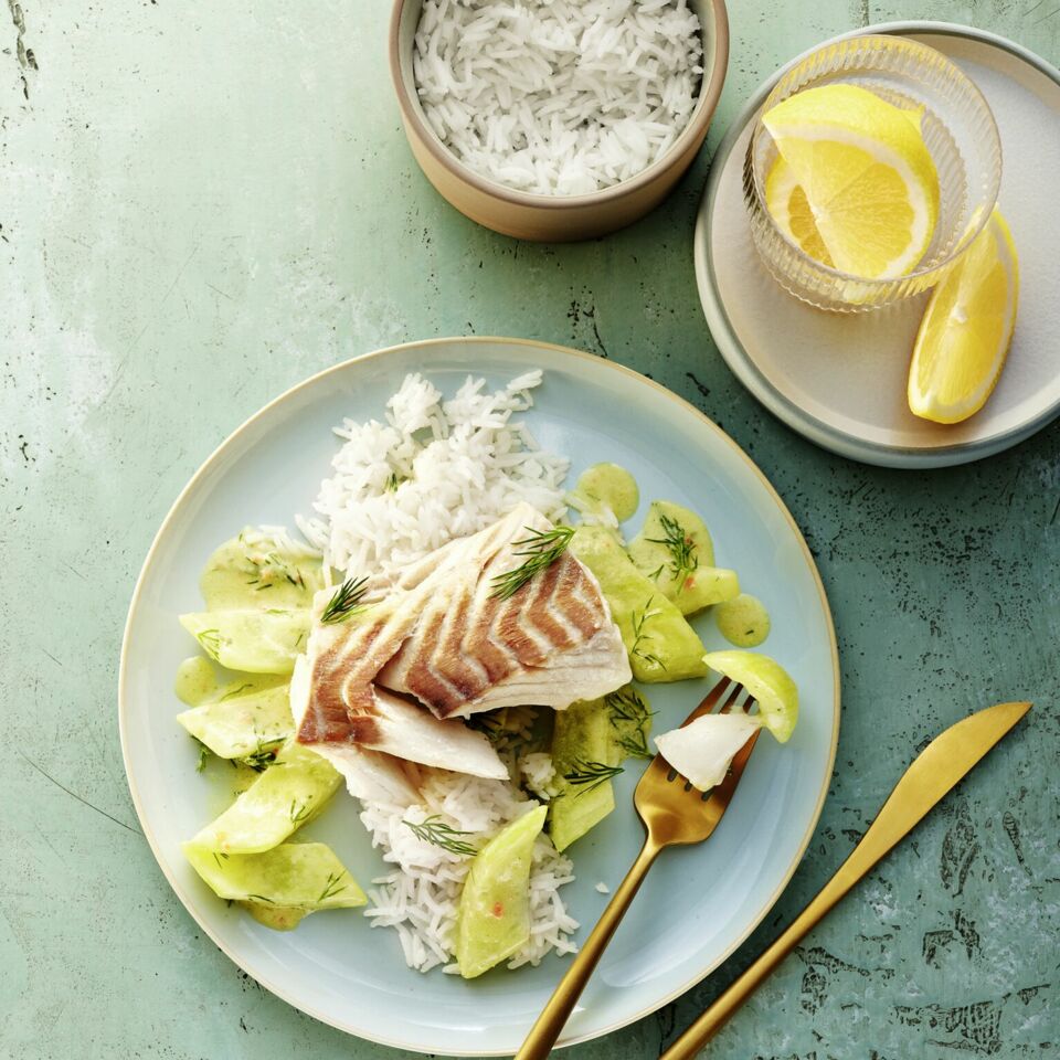Seelachs auf Schmorgurken Rezept | Küchengötter Seelachs auf Schmorgurken Rezept | Küchengötter