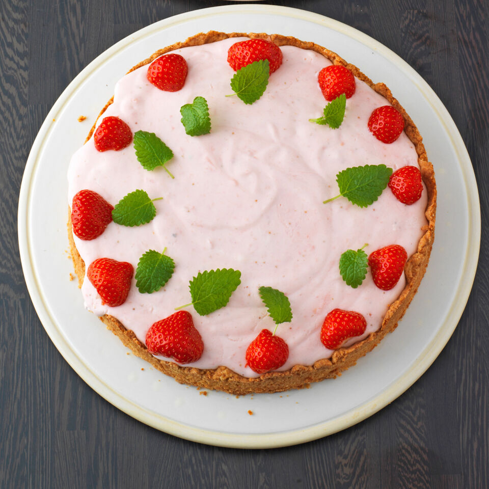 Schnelle Erdbeer-Joghurt-Torte Rezept | Küchengötter