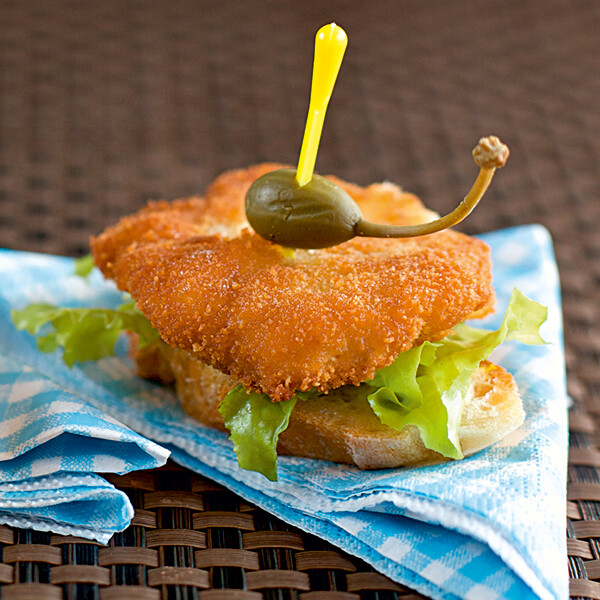 Schnitzel-Canapés mit Kapernäpfeln Rezept | Küchengötter Schnitzel-Canapés mit Kapernäpfeln Rezept | Küchengötter