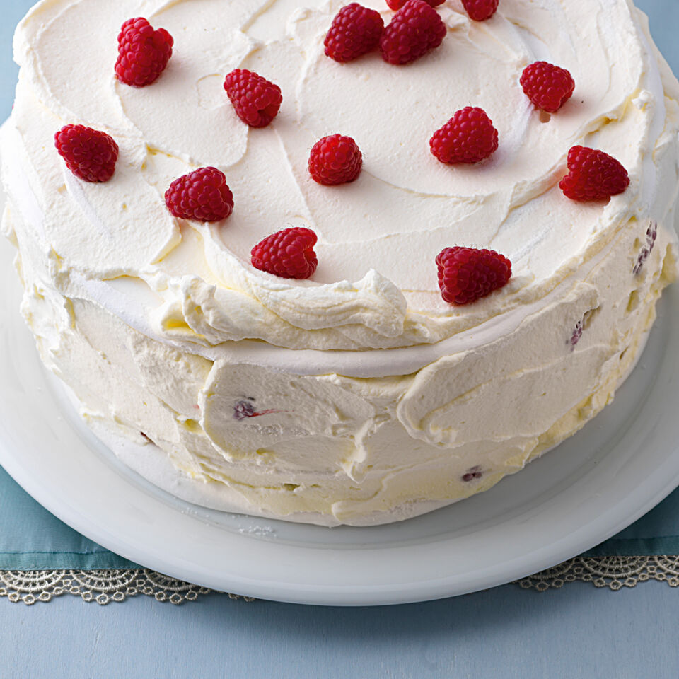 Baiser-Eistorte Rezept | Küchengötter Baiser-Eistorte Rezept | Küchengötter