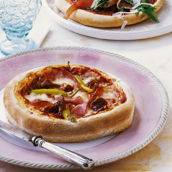 Pizza mit Coppa und gekochtem Schinken Rezept | Küchengötter Pizza mit Coppa und gekochtem Schinken Rezept | Küchengötter