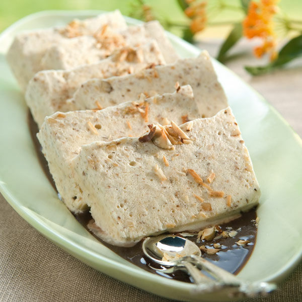 Halbgefrorenes mit Haselnüssen Rezept | Küchengötter Halbgefrorenes mit Haselnüssen Rezept | Küchengötter