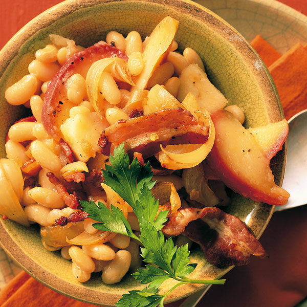 Weiße Bohnen mit Apfel-Speck-Stippe Rezept | Küchengötter Weiße Bohnen mit Apfel-Speck-Stippe Rezept | Küchengötter