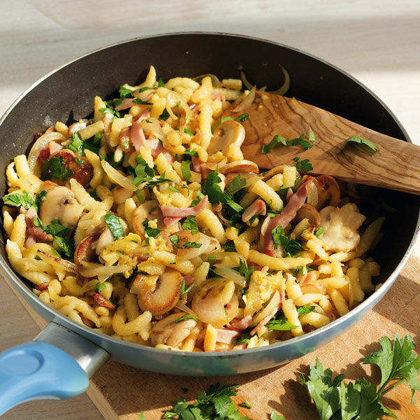 Spätzle mit Pilzen und Schinken