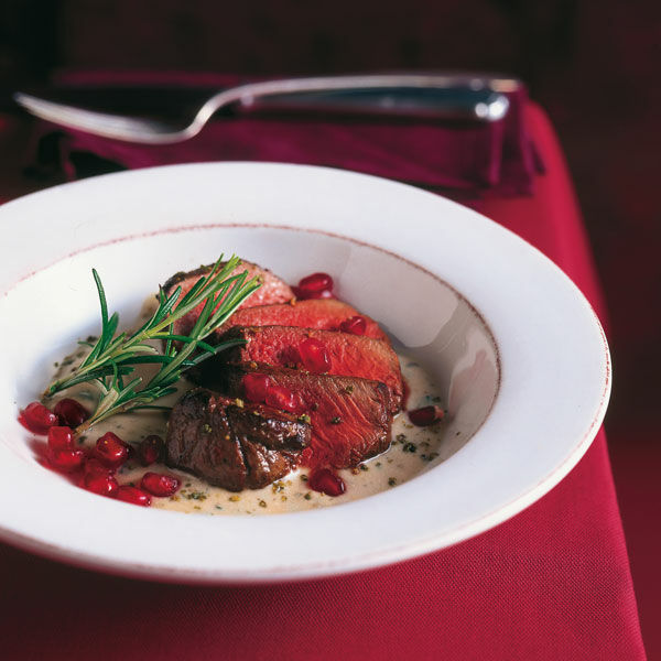 Hirschsteak auf Marzipan-Rosmarin-Sauce Rezept | Küchengötter Hirschsteak auf Marzipan-Rosmarin-Sauce Rezept | Küchengötter