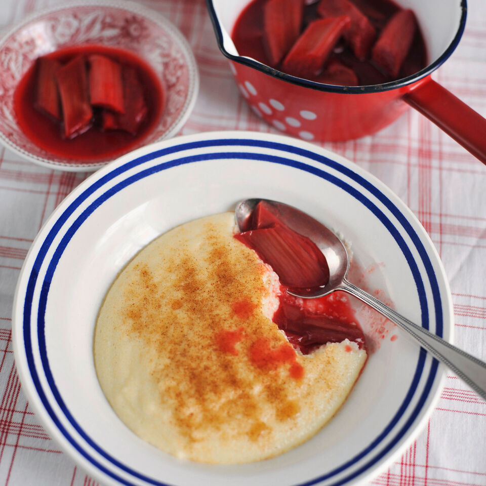 Flaumiger Grießbrei mit Rhabarberkompott Rezept | Küchengötter Flaumiger Grießbrei mit Rhabarberkompott Rezept | Küchengötter