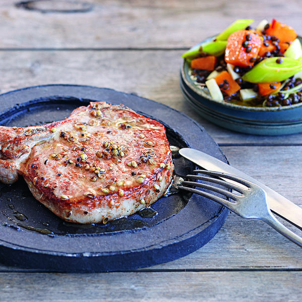 Schweinekotelett mit Kürbis-Linsen Rezept | Küchengötter