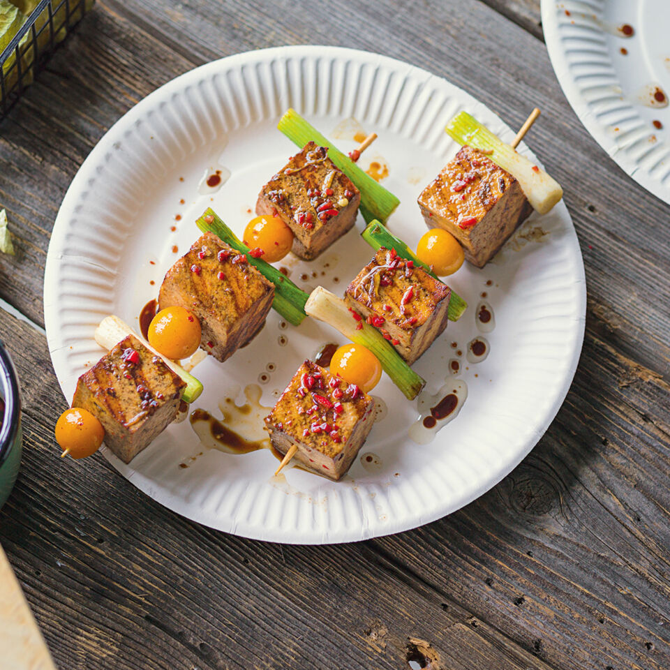 Tofu-Spieße mit Physalis Rezept | Küchengötter Tofu-Spieße mit Physalis Rezept | Küchengötter