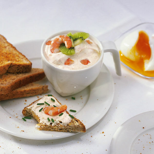 Krabbenquark auf Toast mit gekochtem Ei Rezept | Küchengötter