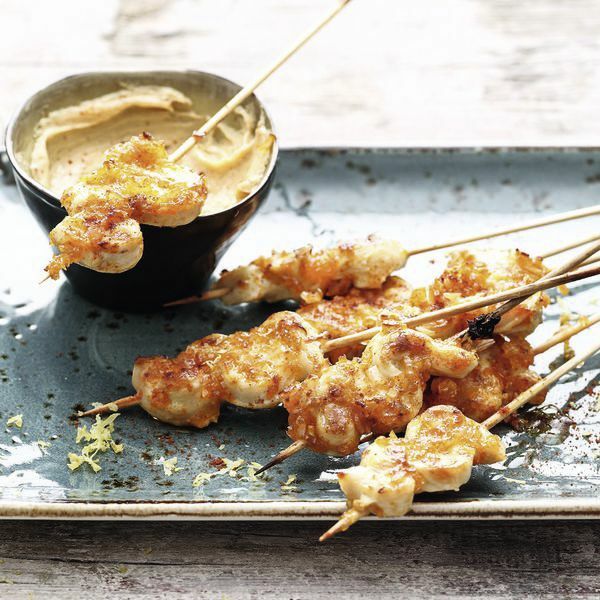 Hähnchen-Saté-Spieße mit Erdnuss-Dip Rezept | Küchengötter Hähnchen-Saté-Spieße mit Erdnuss-Dip Rezept | Küchengötter