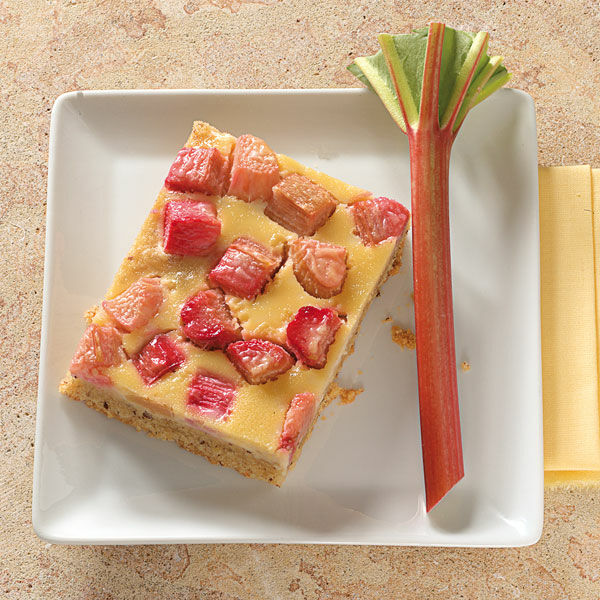 Rhabarberkuchen mit Schmand und Eierlikör Rezept | Küchengötter