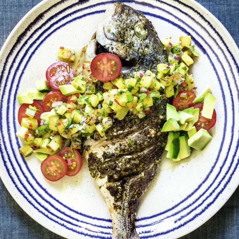 Fisch Mit Ananas Salsa Rezept Kuchengotter