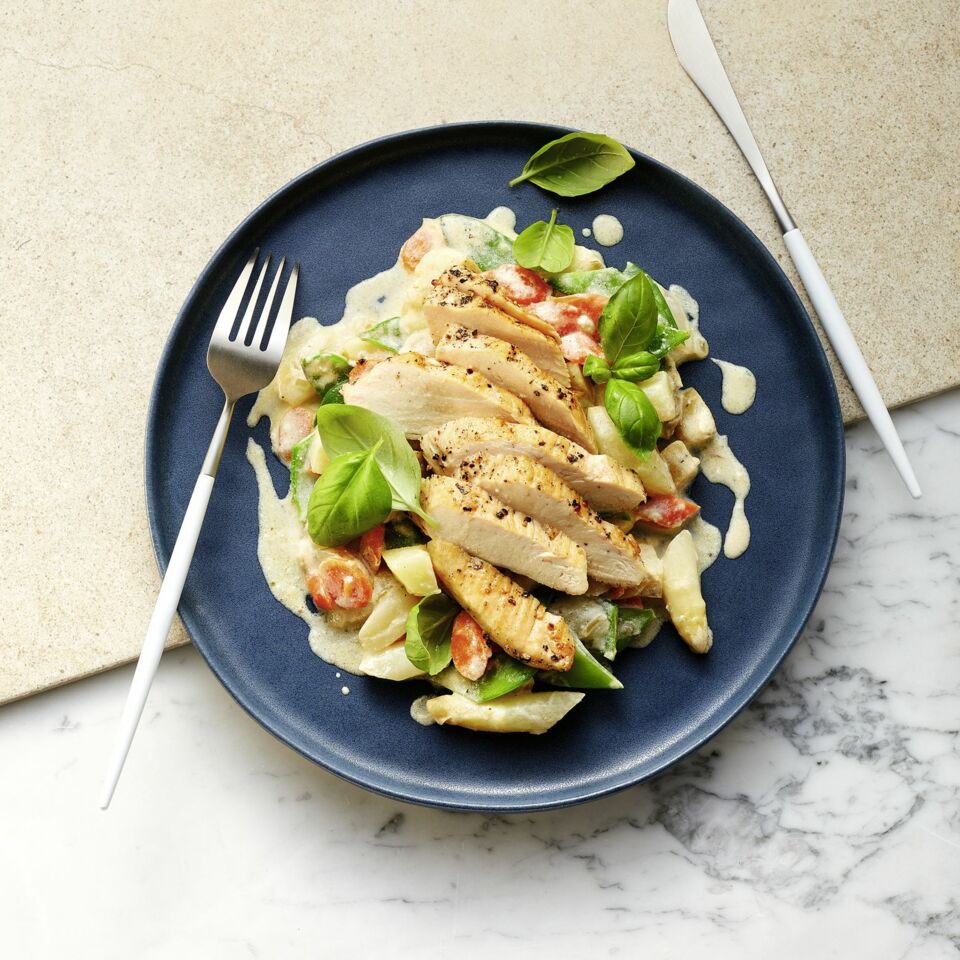 Pfeffer-Hähnchen mit Frühlingsgemüse Rezept | Küchengötter Pfeffer-Hähnchen mit Frühlingsgemüse Rezept | Küchengötter