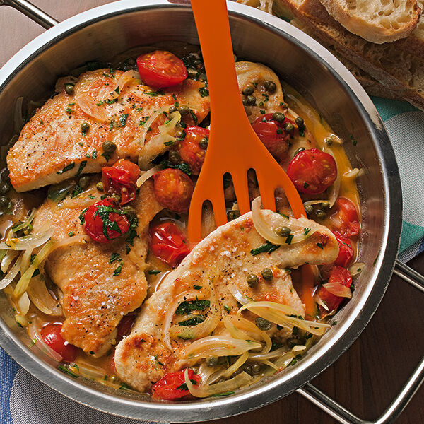 Putenschnitzel mit Tomaten und Kapern Rezept | Küchengötter Putenschnitzel mit Tomaten und Kapern Rezept | Küchengötter