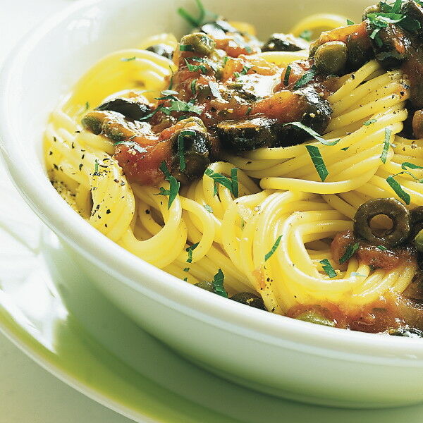 Spaghetti mit Kapern und Oliven Rezept | Küchengötter