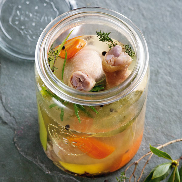 Huhn mit Gemüse und Brühe im Glas Rezept | Küchengötter