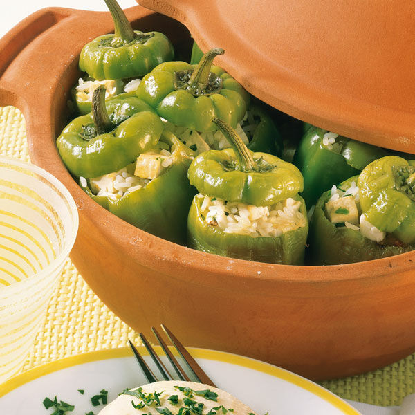 Gefüllte Paprikaschoten aus dem Römertopf Rezept | Küchengötter Gefüllte Paprikaschoten aus dem Römertopf Rezept | Küchengötter