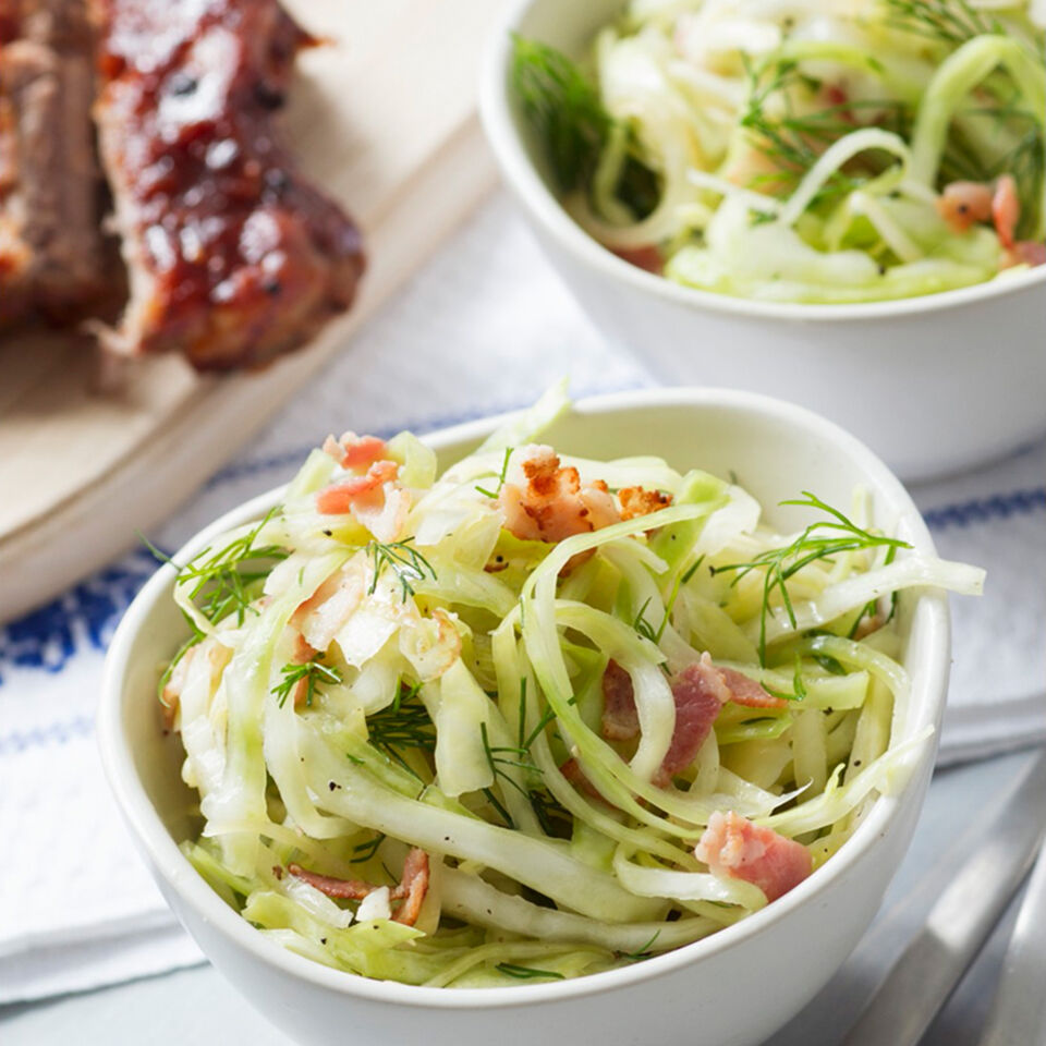 Krautsalat mit geräuchertem Speck Rezept | Küchengötter