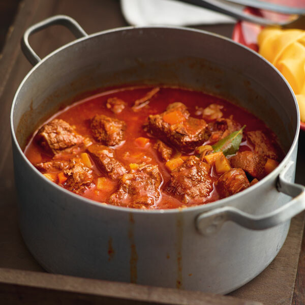 Gulasch mit Wurzelgemüse Rezept Küchengötter