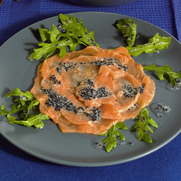 Lachs-Carpaccio mit Kaviar