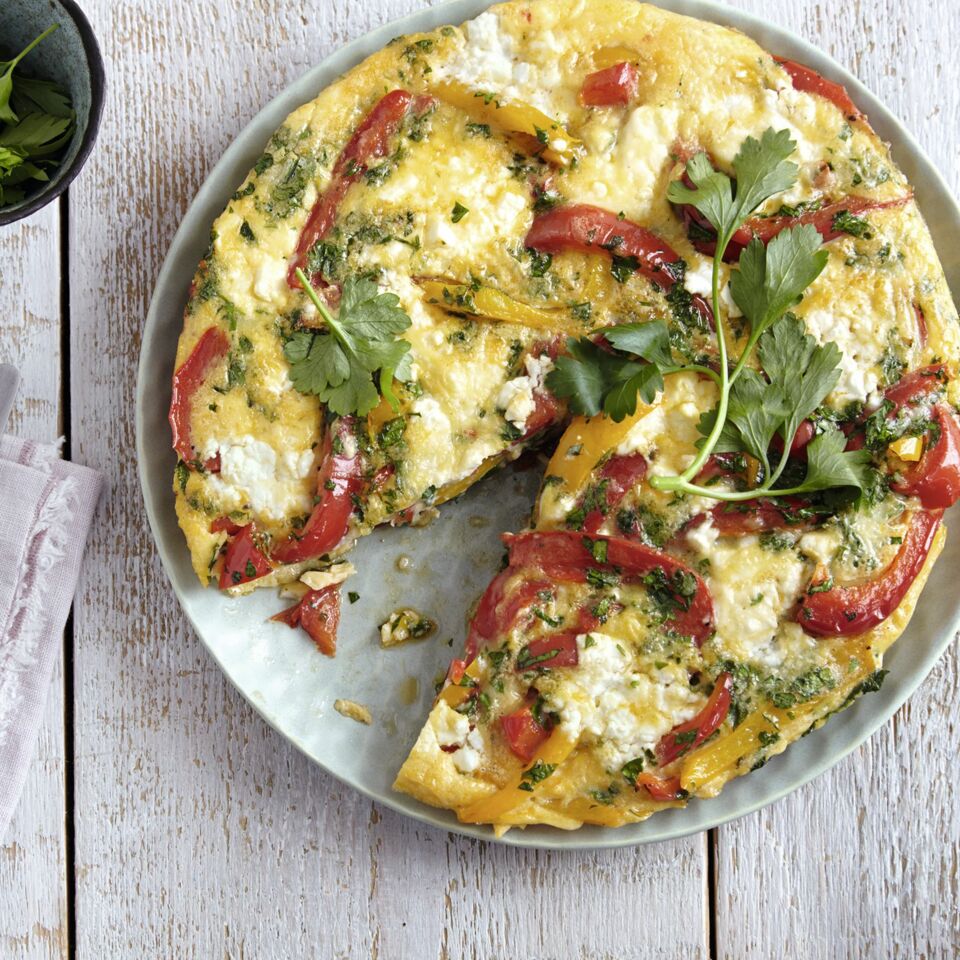 Kräuter-Frittata mit Paprika und Feta Rezept | Küchengötter Kräuter-Frittata mit Paprika und Feta Rezept | Küchengötter