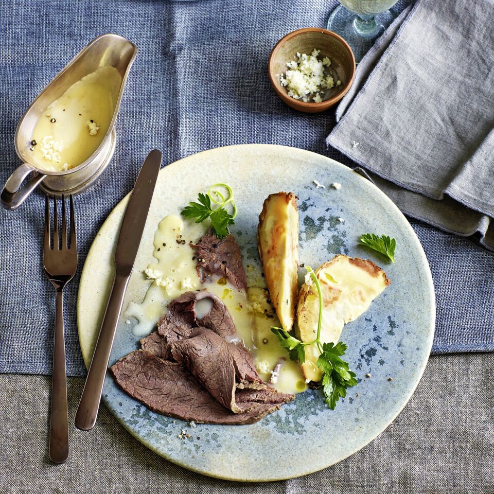 tafelspitz mit gebackenem sellerie low carb rezept kuchengotter