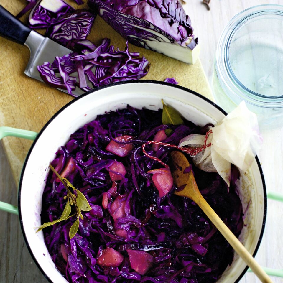 Eingemachtes Blaukraut mit Äpfeln Rezept | Küchengötter Eingemachtes Blaukraut mit Äpfeln Rezept | Küchengötter
