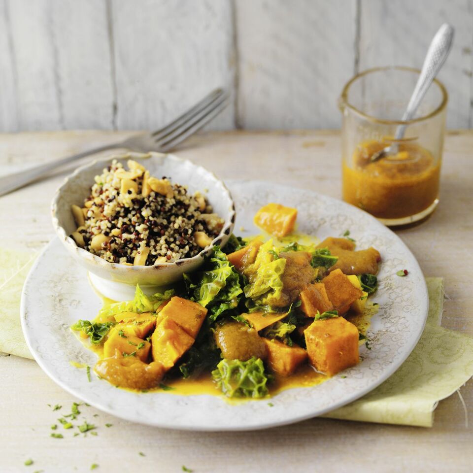 Wirsing mit Quinoa und scharfer Kurkumasauce Rezept | Küchengötter