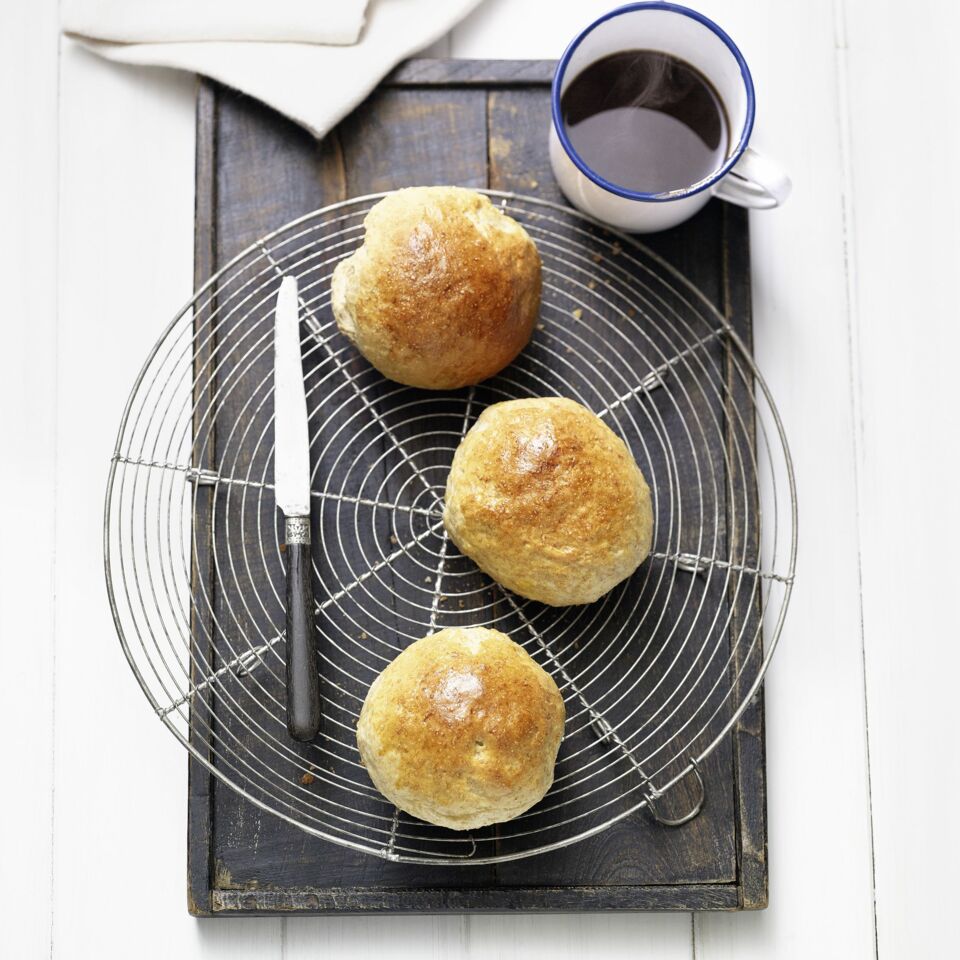 Sonntagsbrötchen mit Buttermilch Rezept | Küchengötter Sonntagsbrötchen mit Buttermilch Rezept | Küchengötter