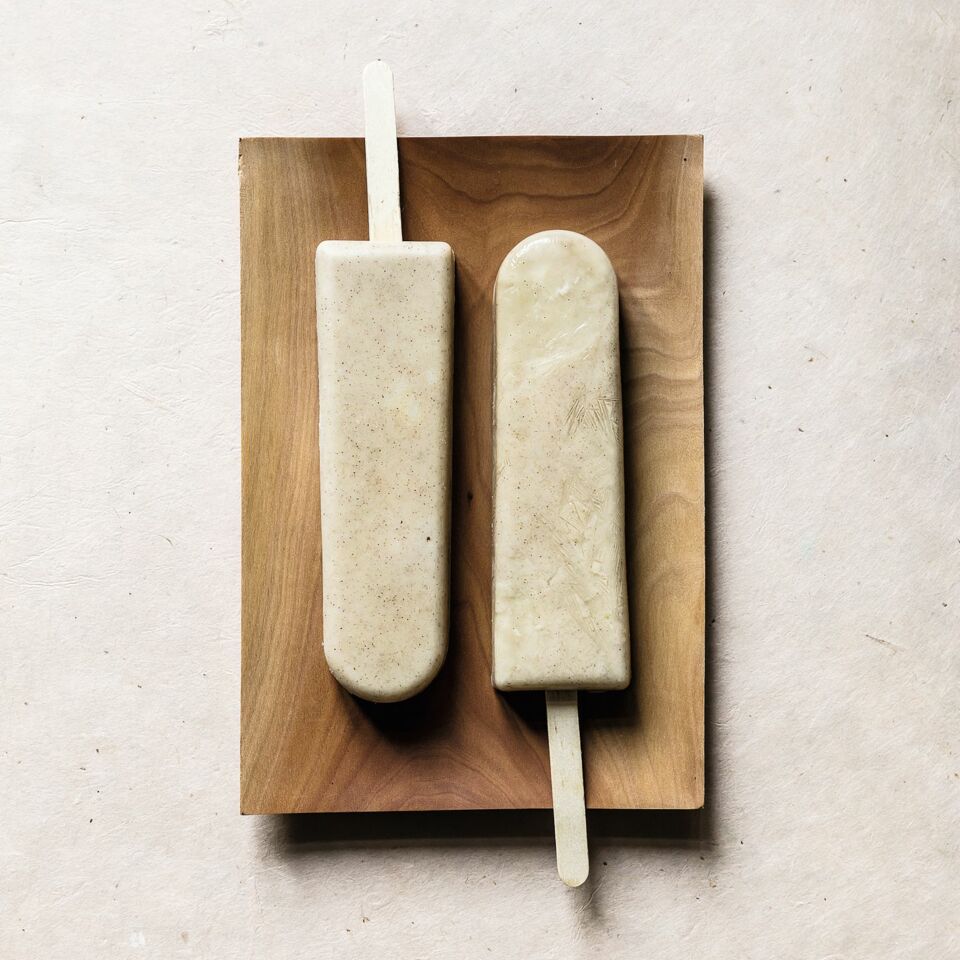 Halva-Zimt-Eis am Stiel Rezept | Küchengötter Halva-Zimt-Eis am Stiel Rezept | Küchengötter