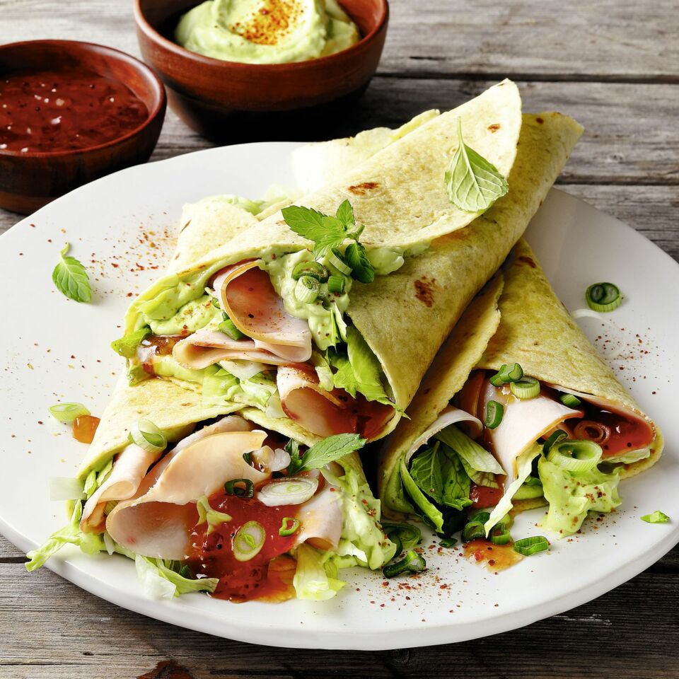 Wraps mit Avocadocreme, Chutney und Putenbrust Rezept | Küchengötter Wraps mit Avocadocreme, Chutney und Putenbrust Rezept | Küchengötter