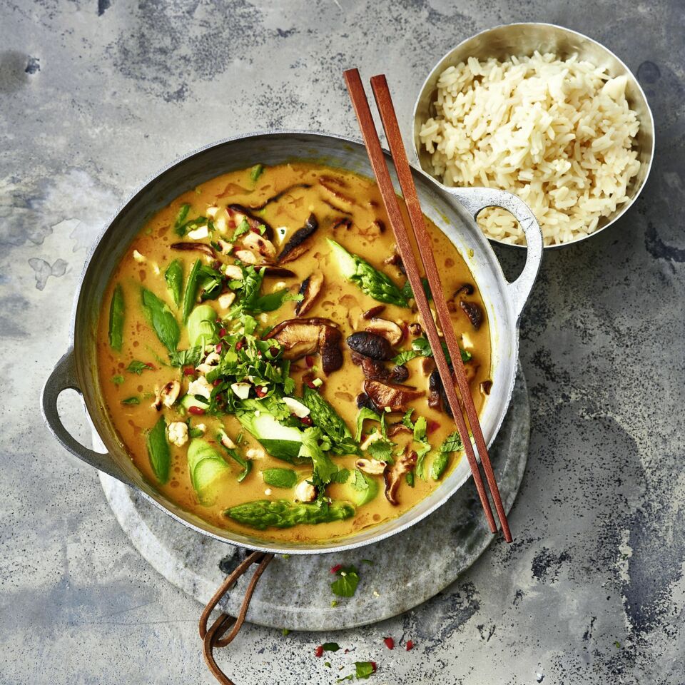 Kokos-Curry mit Shiitake und grünem Gemüse