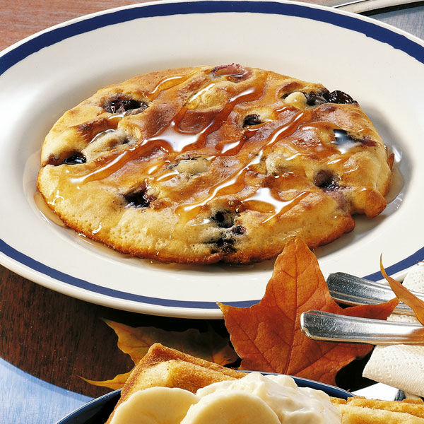 Blaubeerpfannkuchen mit Ahornsirup Rezept | Küchengötter