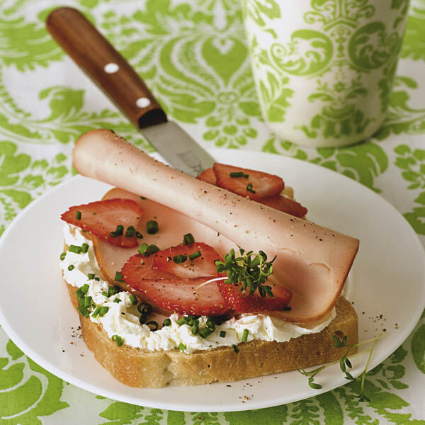 Erdbeerbrot Rezept, Glasiertes Erdbeerbrot.