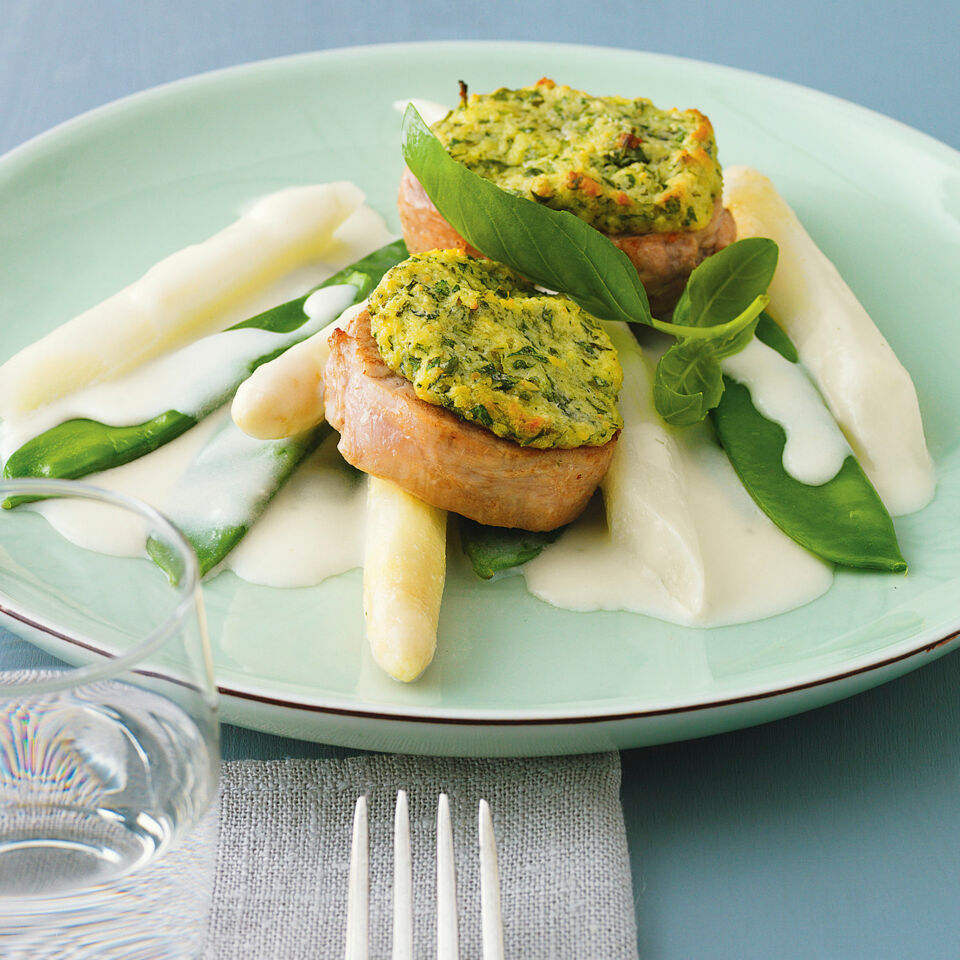 Schweinemedaillons mit Kräuter-Käse-Kruste Rezept | Küchengötter Schweinemedaillons mit Kräuter-Käse-Kruste Rezept | Küchengötter