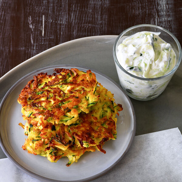 Pastinaken-Zucchini-Taler Rezept | Küchengötter