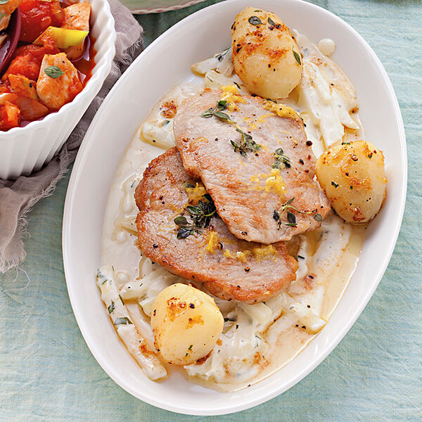 Kohlrabi mit Minutenschnitzel, Pellkartoffeln und Zitronen-Joghurtsauce ... Kohlrabi mit Minutenschnitzel, Pellkartoffeln und Zitronen-Joghurtsauce ...