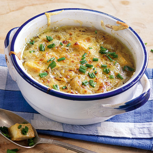 Überbackene Zwiebelsuppe mit Tofu Rezept | Küchengötter Überbackene Zwiebelsuppe mit Tofu Rezept | Küchengötter