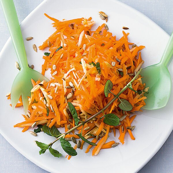 Möhren-Apfel-Salat Rezept | Küchengötter