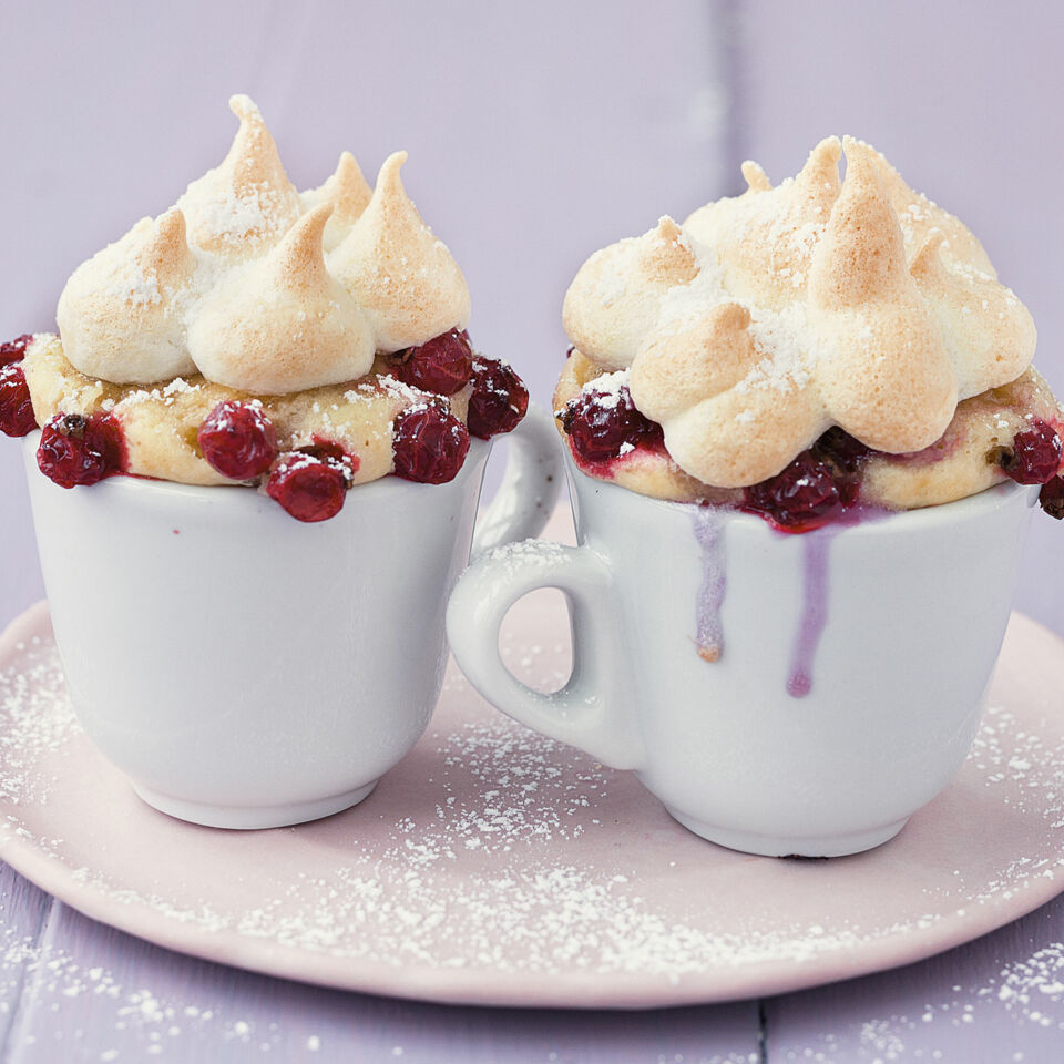 12 kleine Johannisbeerkuchen mit Baiser Rezept | Küchengötter 12 kleine Johannisbeerkuchen mit Baiser Rezept | Küchengötter