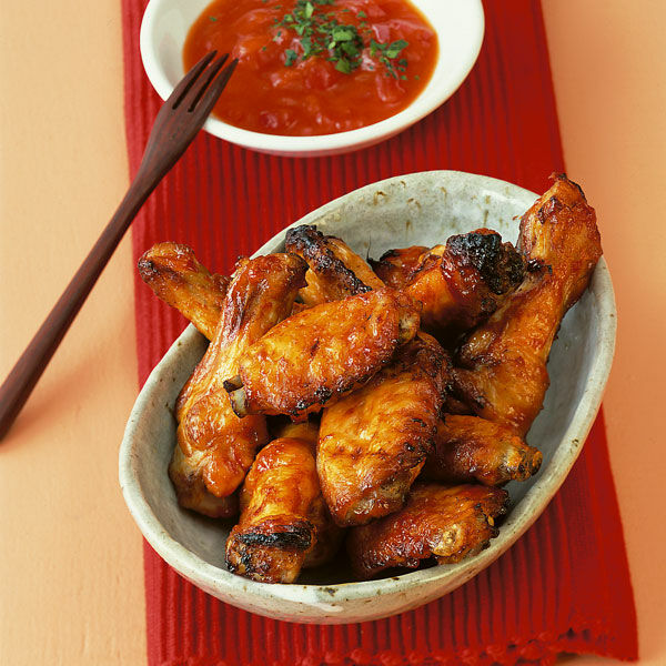 Chicken Wings mit Tomatendip